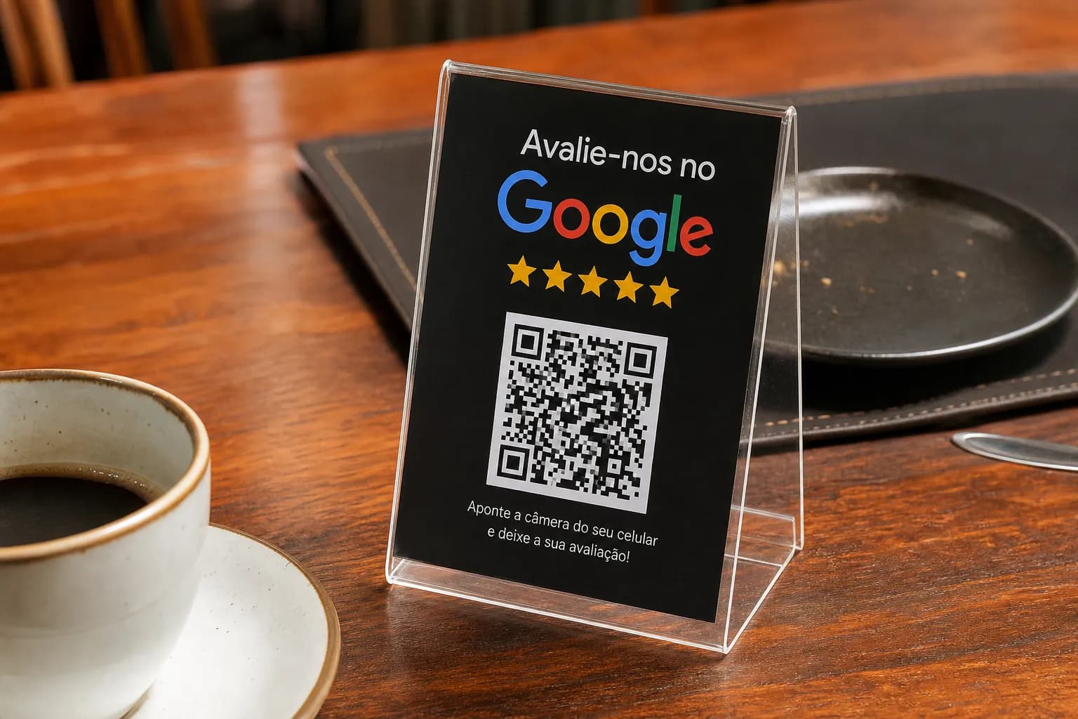 Display de mesa com QR Code de avaliação do Google em restaurante